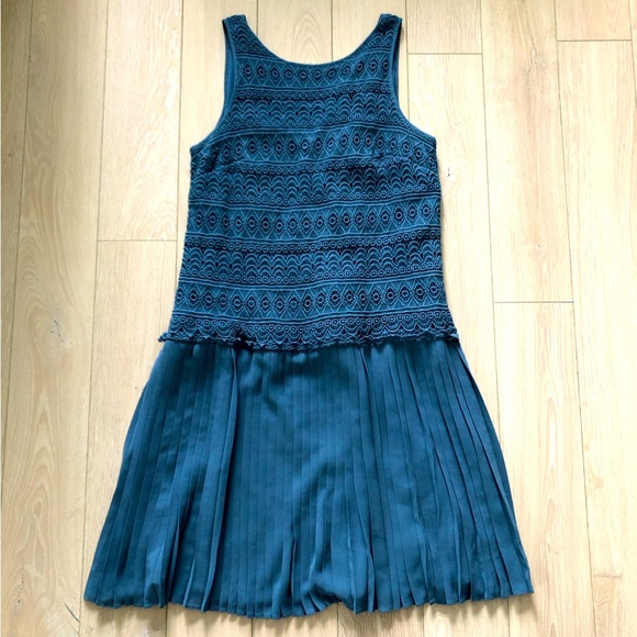 Loft Lace Detailed Pleated Dress in Blue Size 10 - Picture 1 of 10